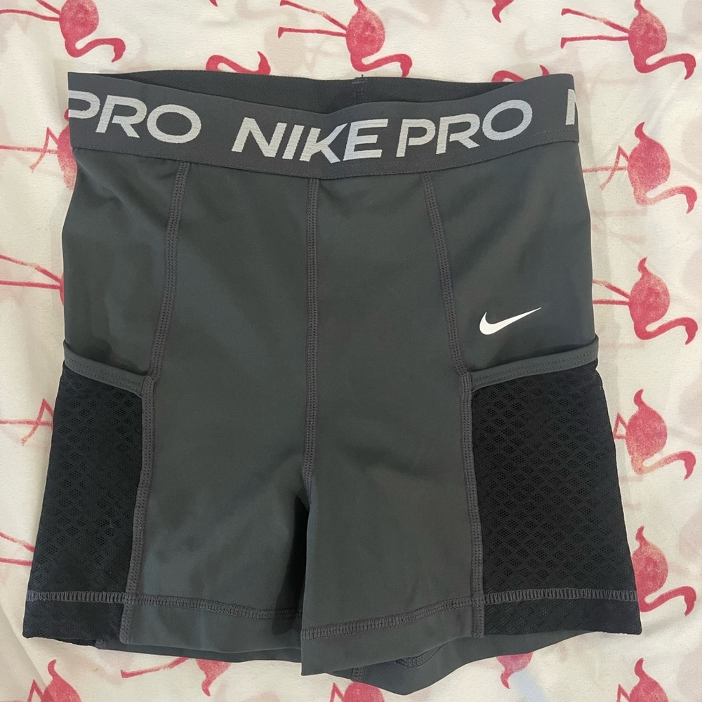 NIKE PRO Biker Shorts NWOT